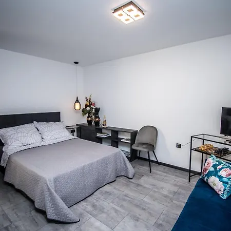 Szarvas City Apartman Exterior photo